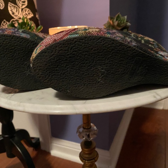 Aldo Wedges. Size 7 - Picture 6 of 16